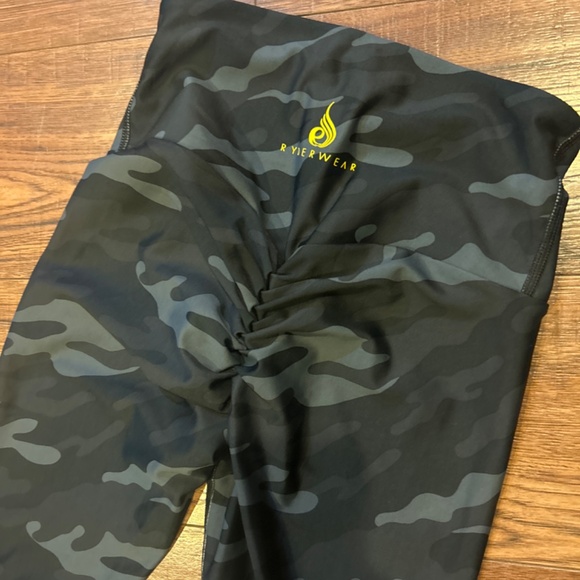 Ryderwear scrunch but leggings - Picture 2 of 6